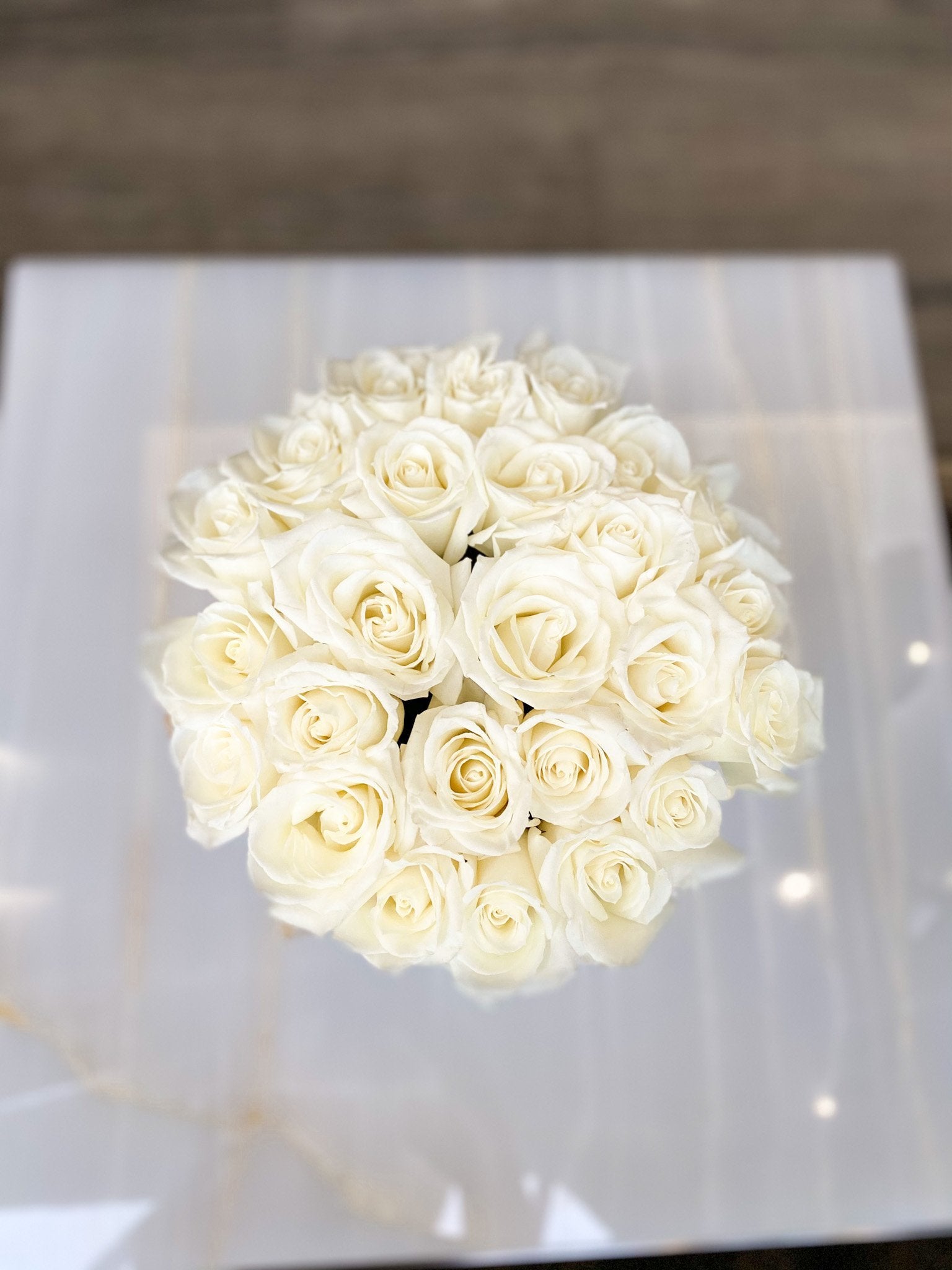 Small Box of White Roses image 1