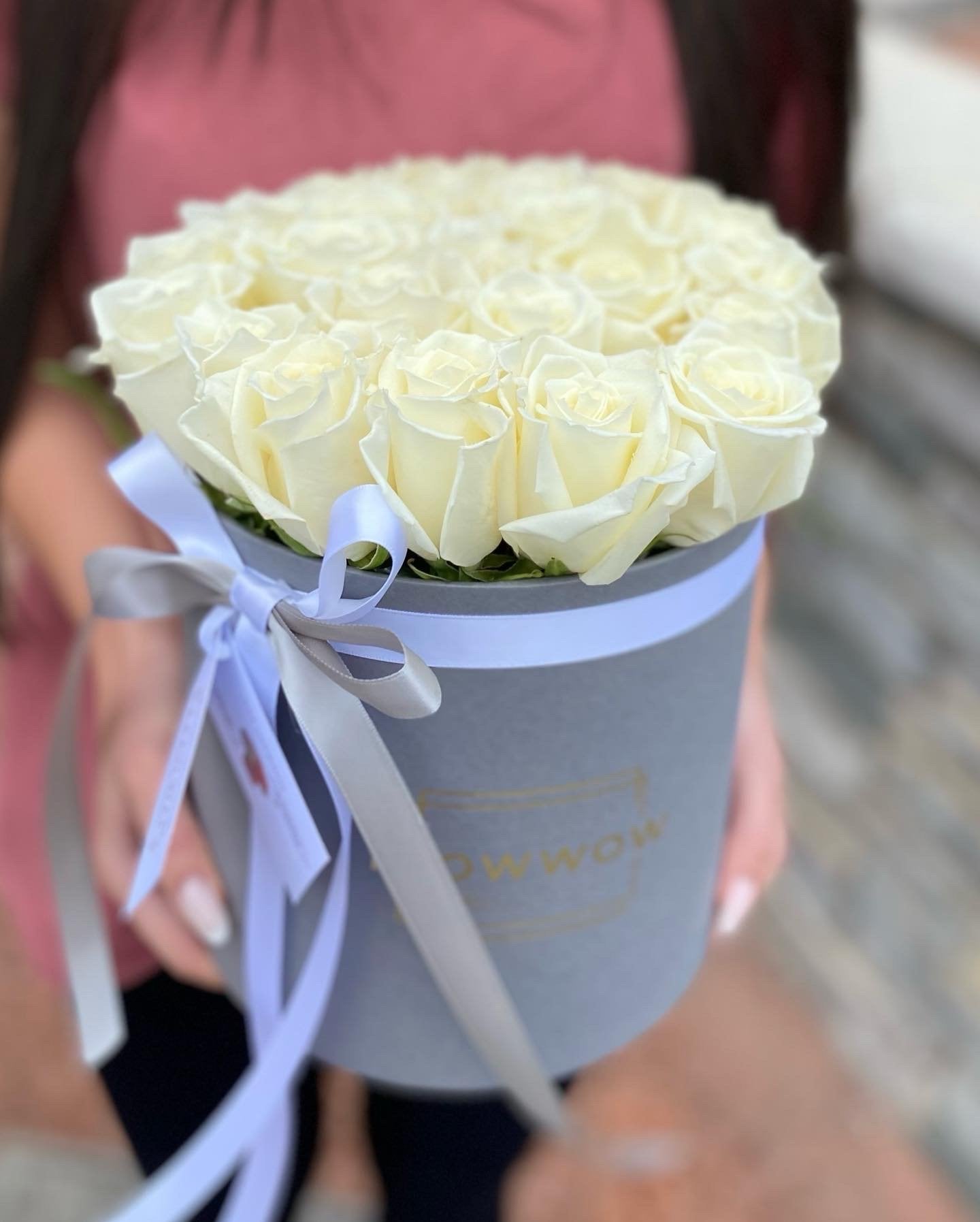 20 Premium White Roses in a Box image 1