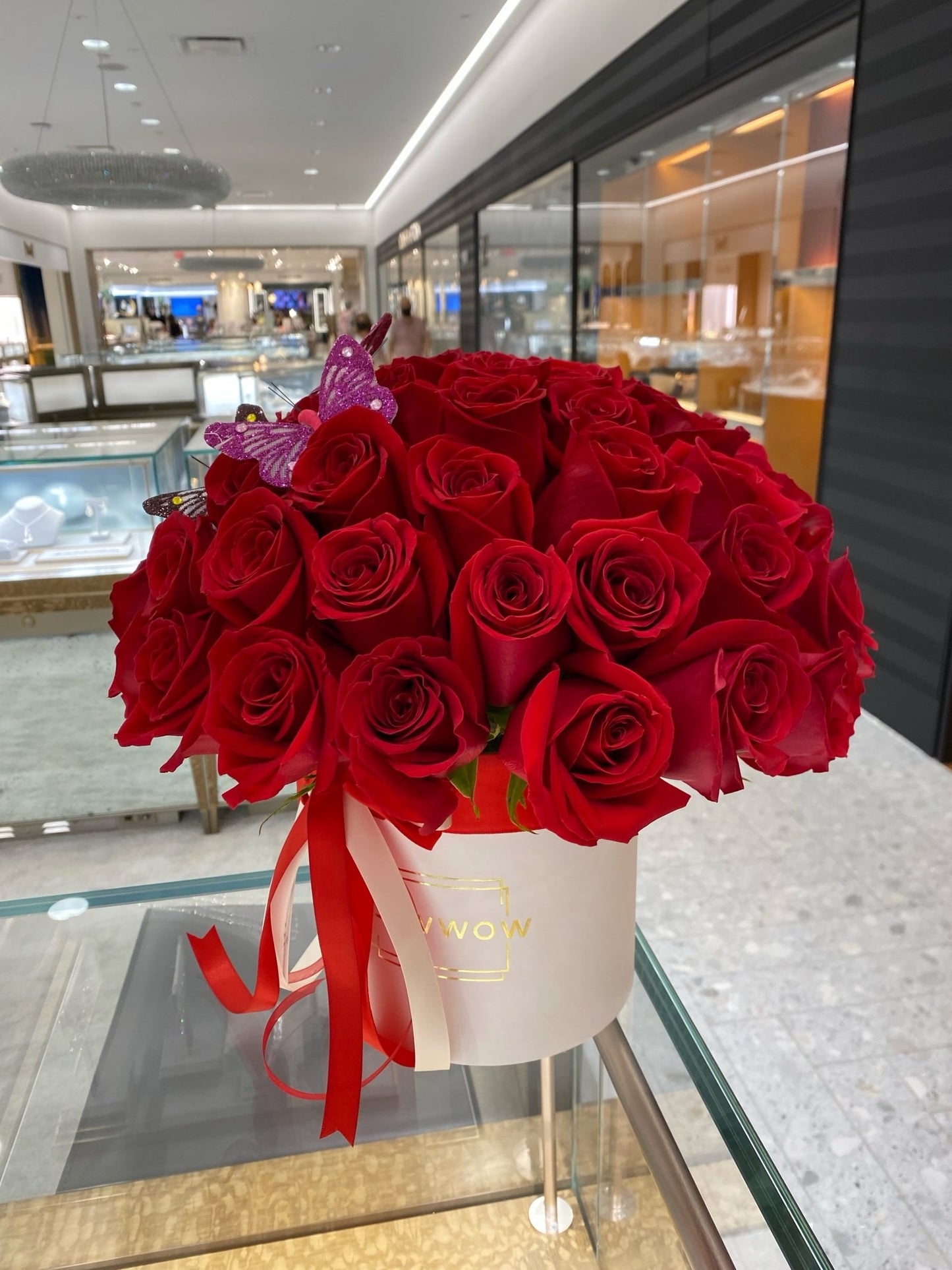 Red Roses Lovers (Small box) image 1