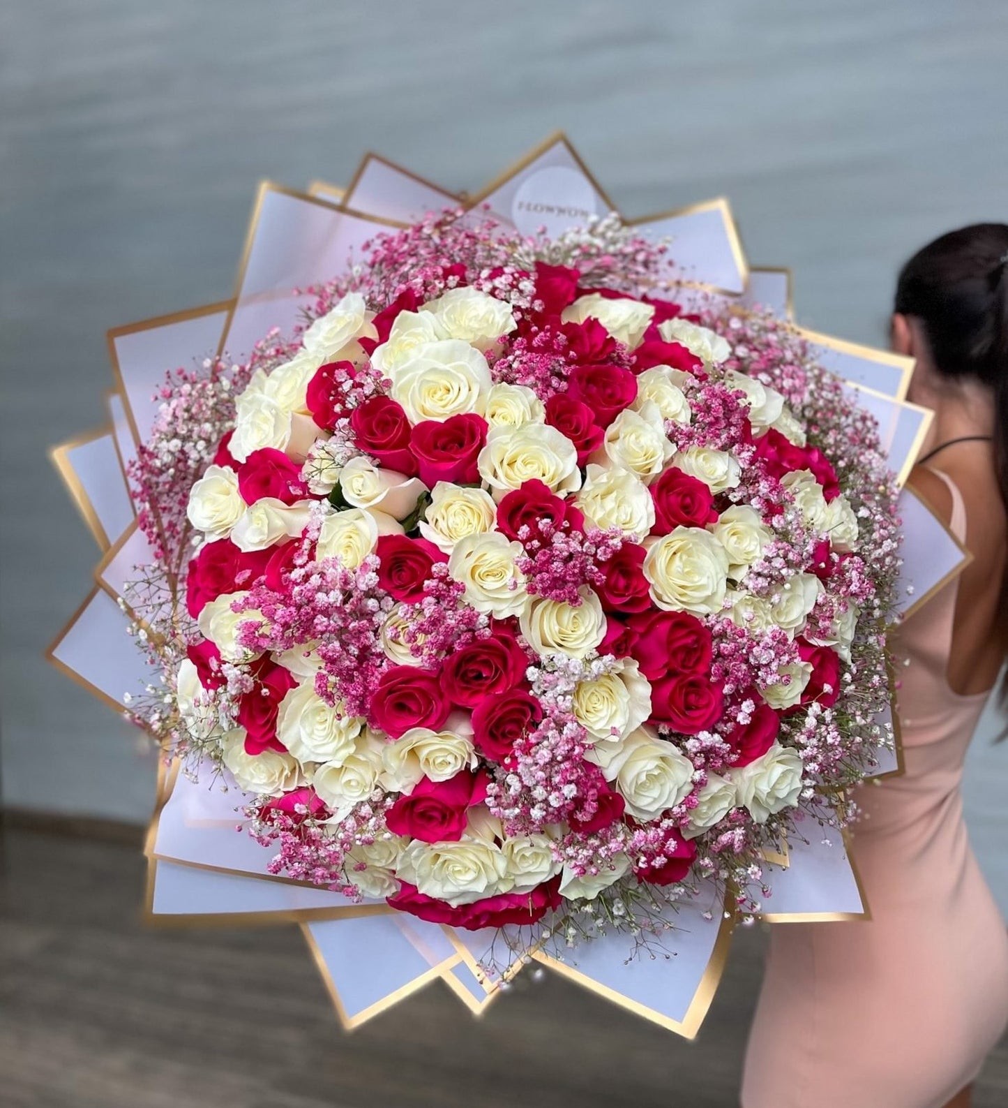 100 Mix Pink Roses & Baby Breath image 0