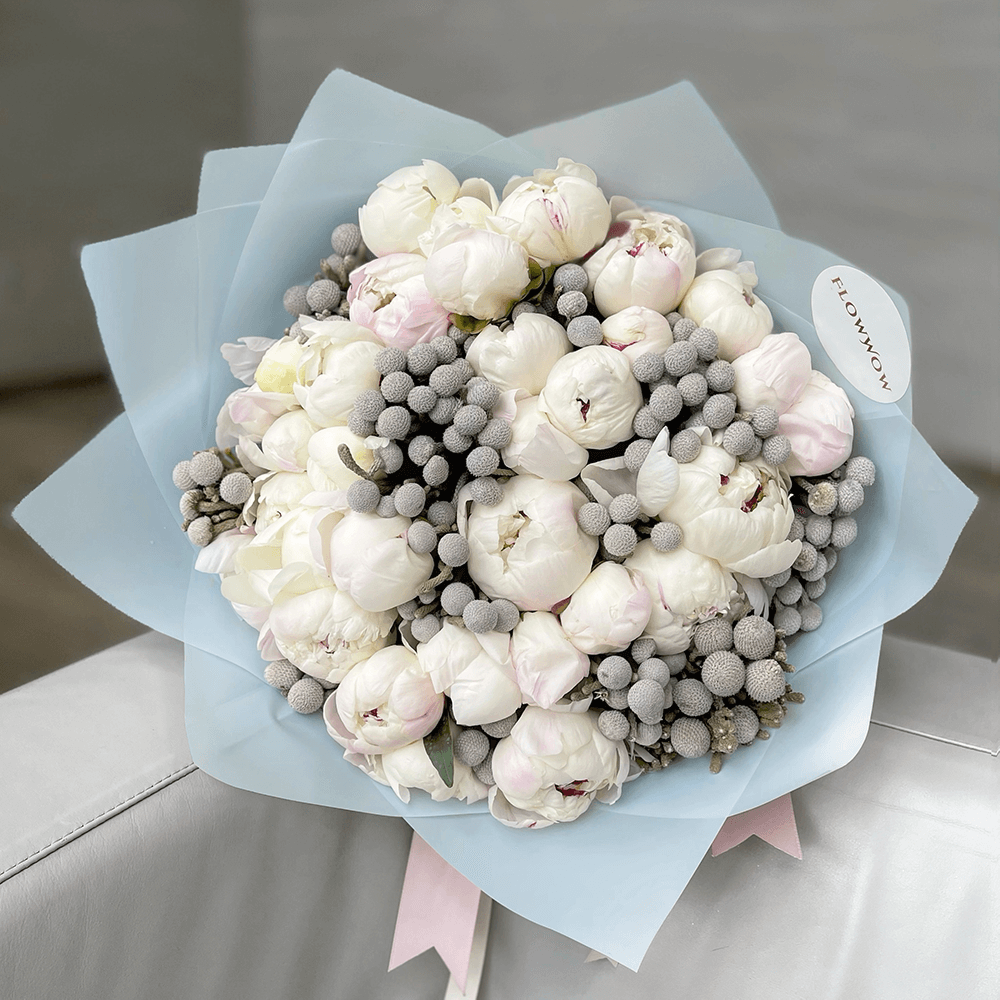 Pretty White Peonies Bouquet image 0