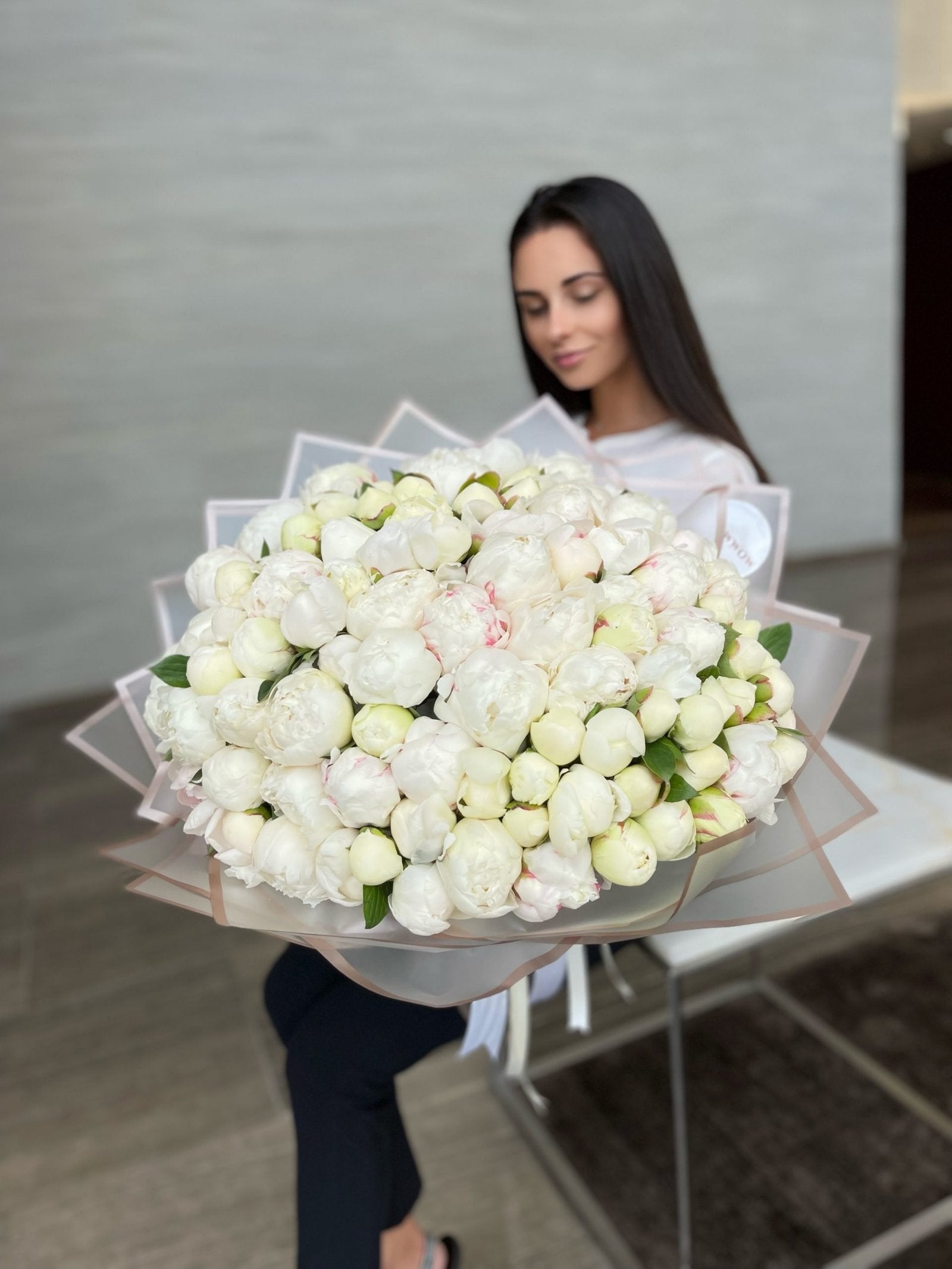 100 White Peonies Bouquet image 0