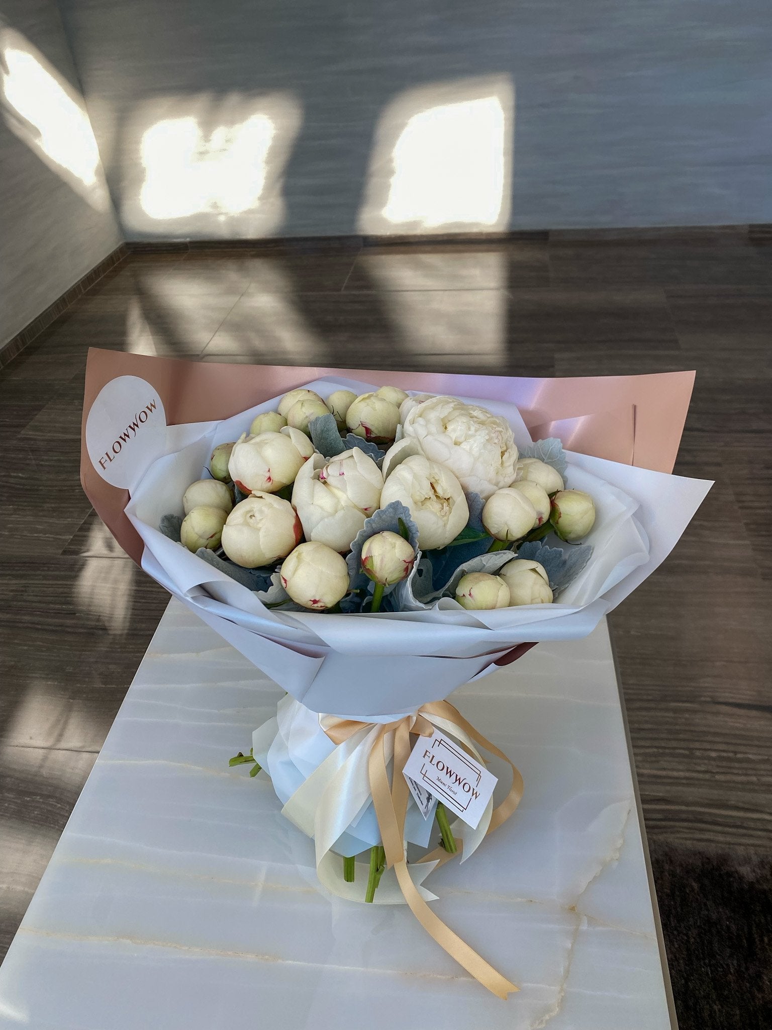 25 White Peonies image 1