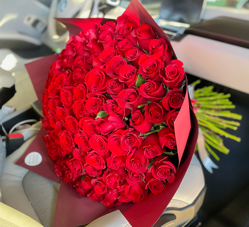 101 Signature Red Roses image 0