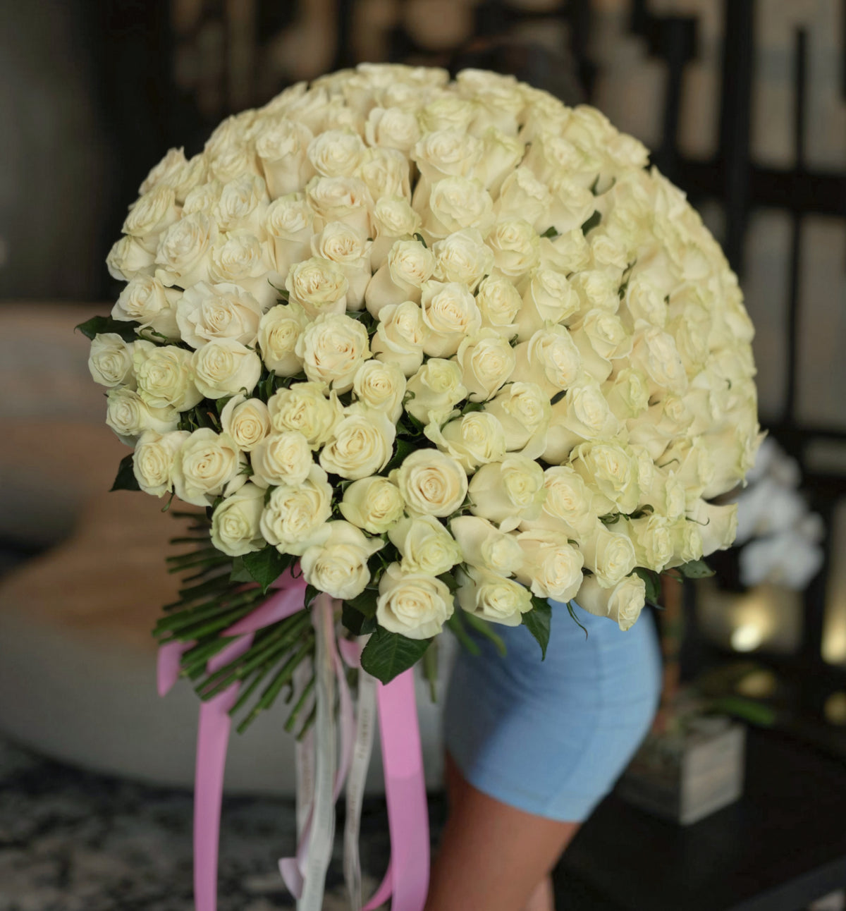 150 White Roses