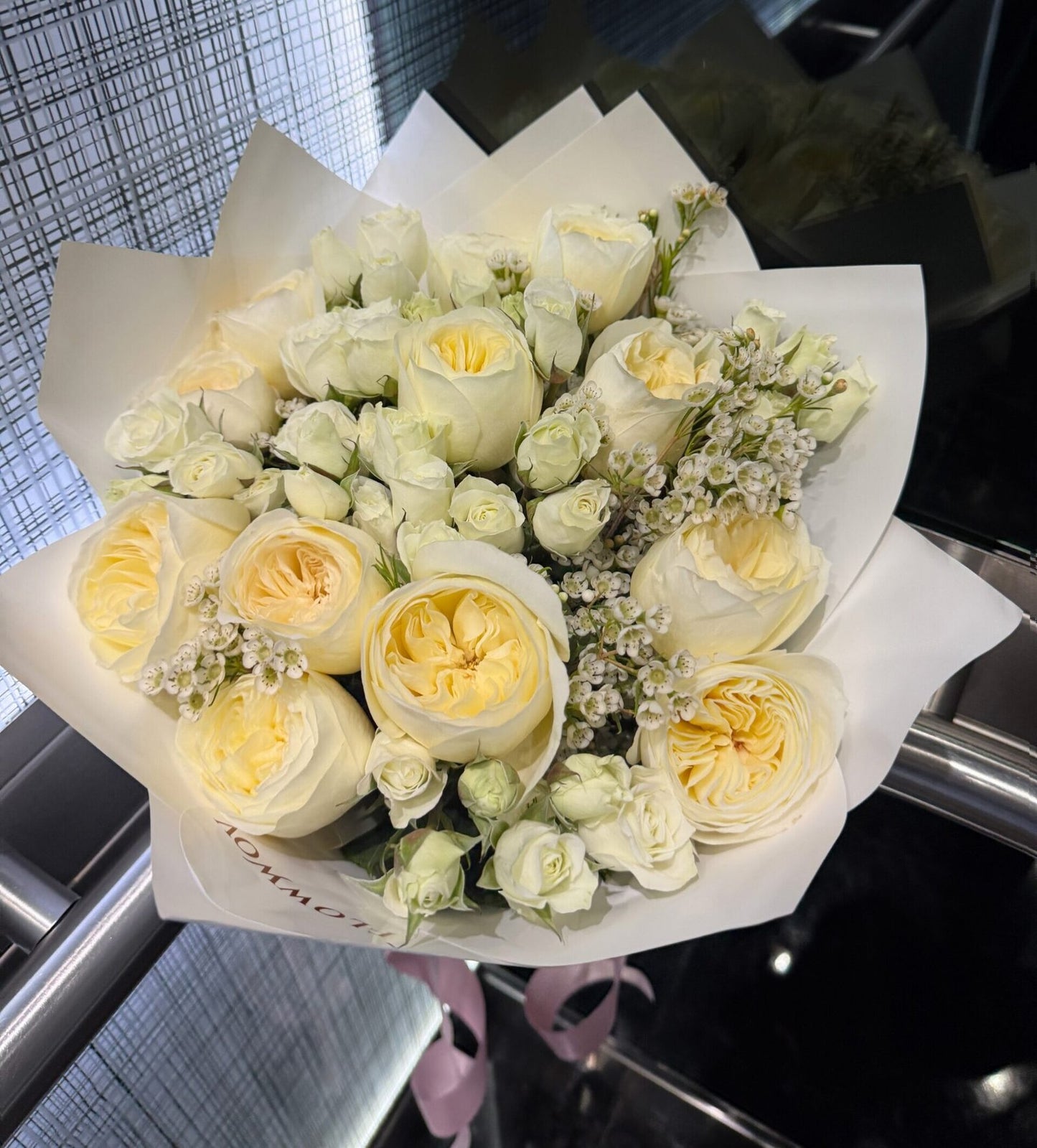 Leonora Bouquet image 0