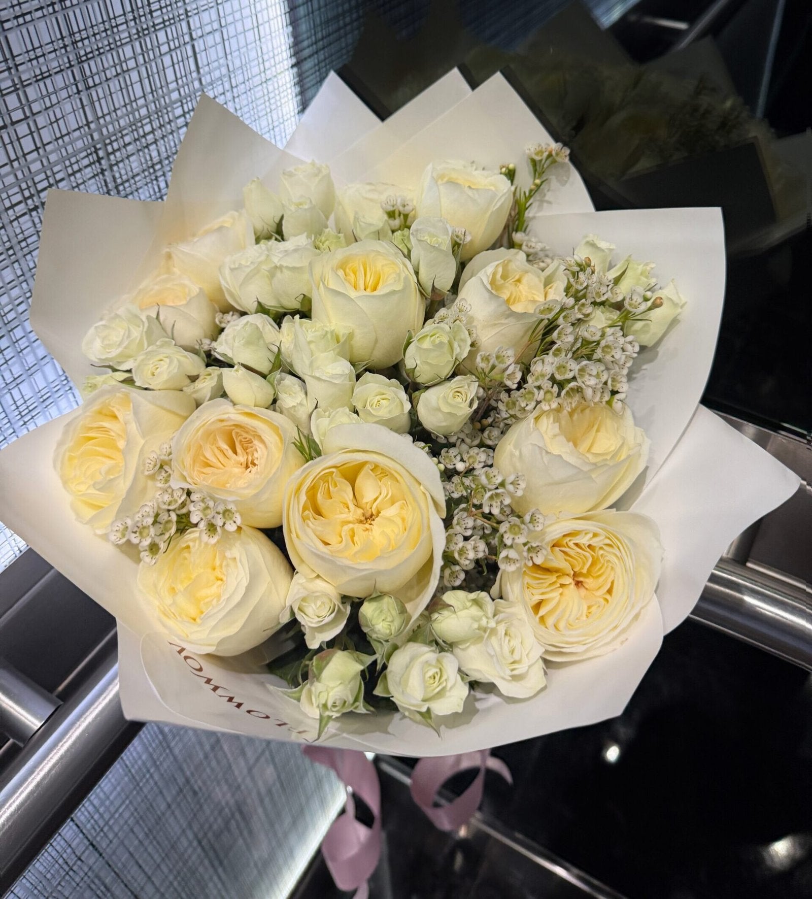 Leonora Bouquet image 0