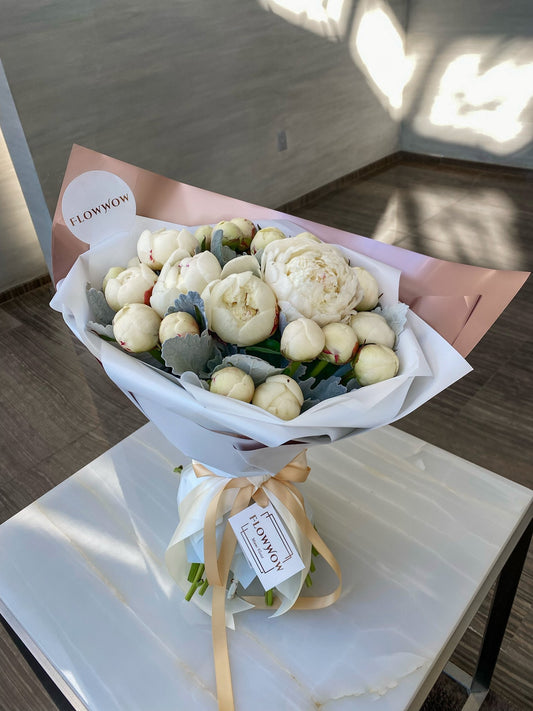 25 White Peonies image 0