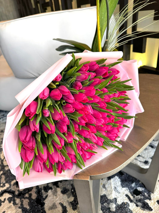 100 Pretty Pink Tulips image 1