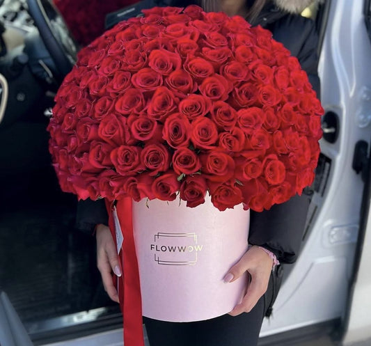 100 Red Roses Box image 0