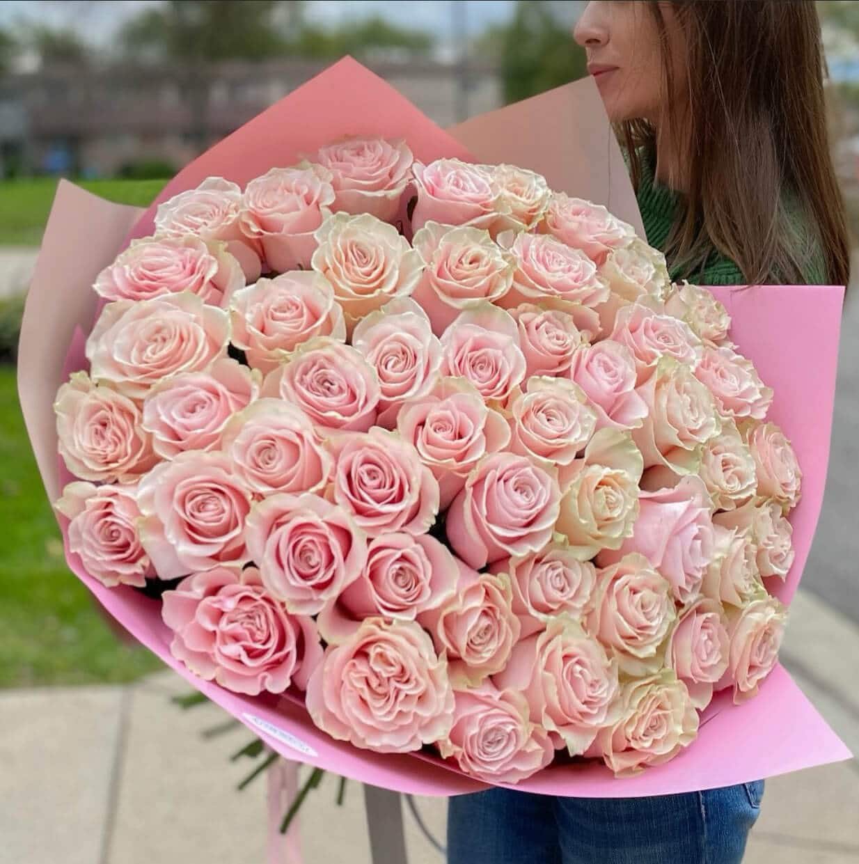 50 Pink Mondial Roses image 0