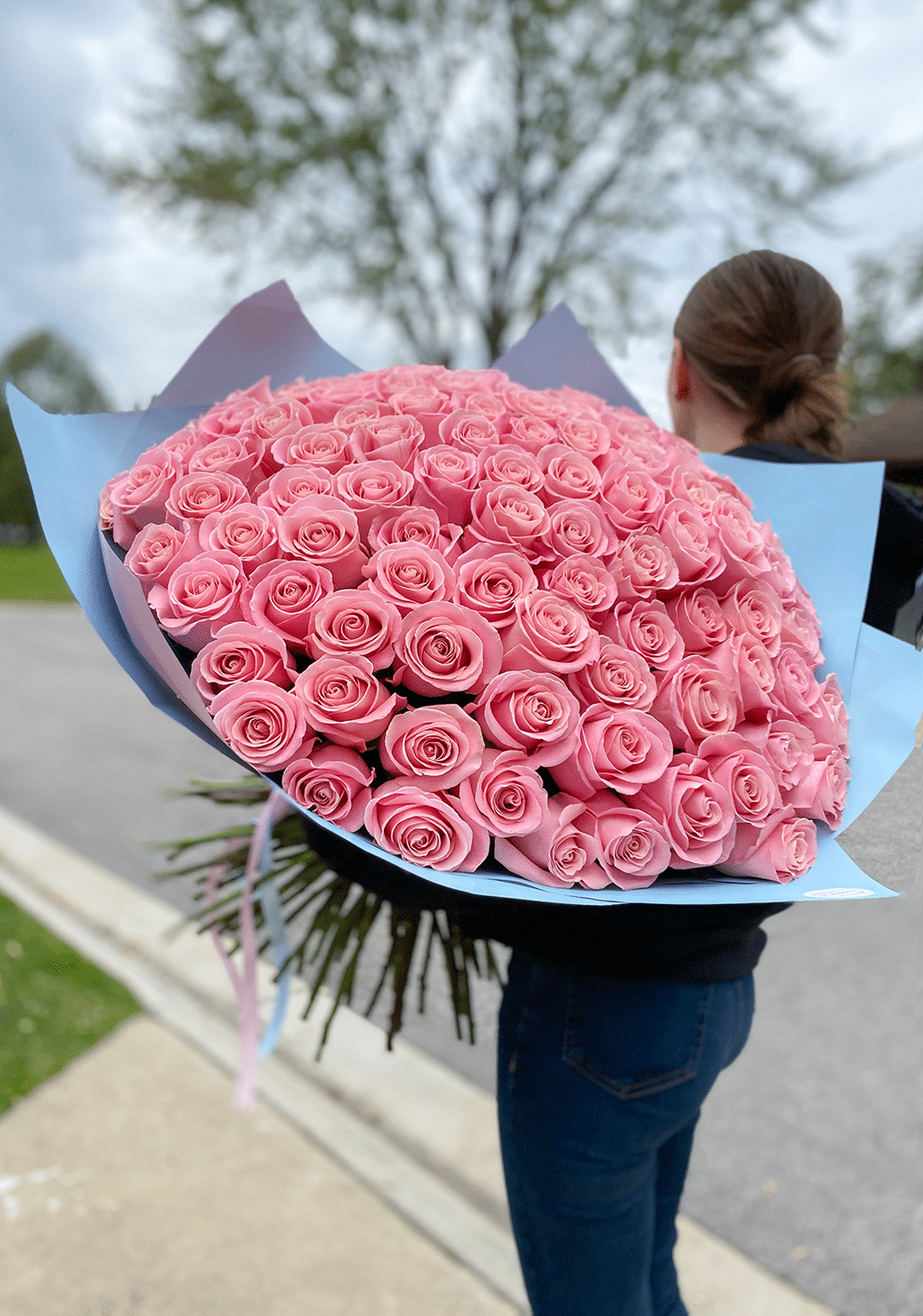 101 Signature Roses image 0