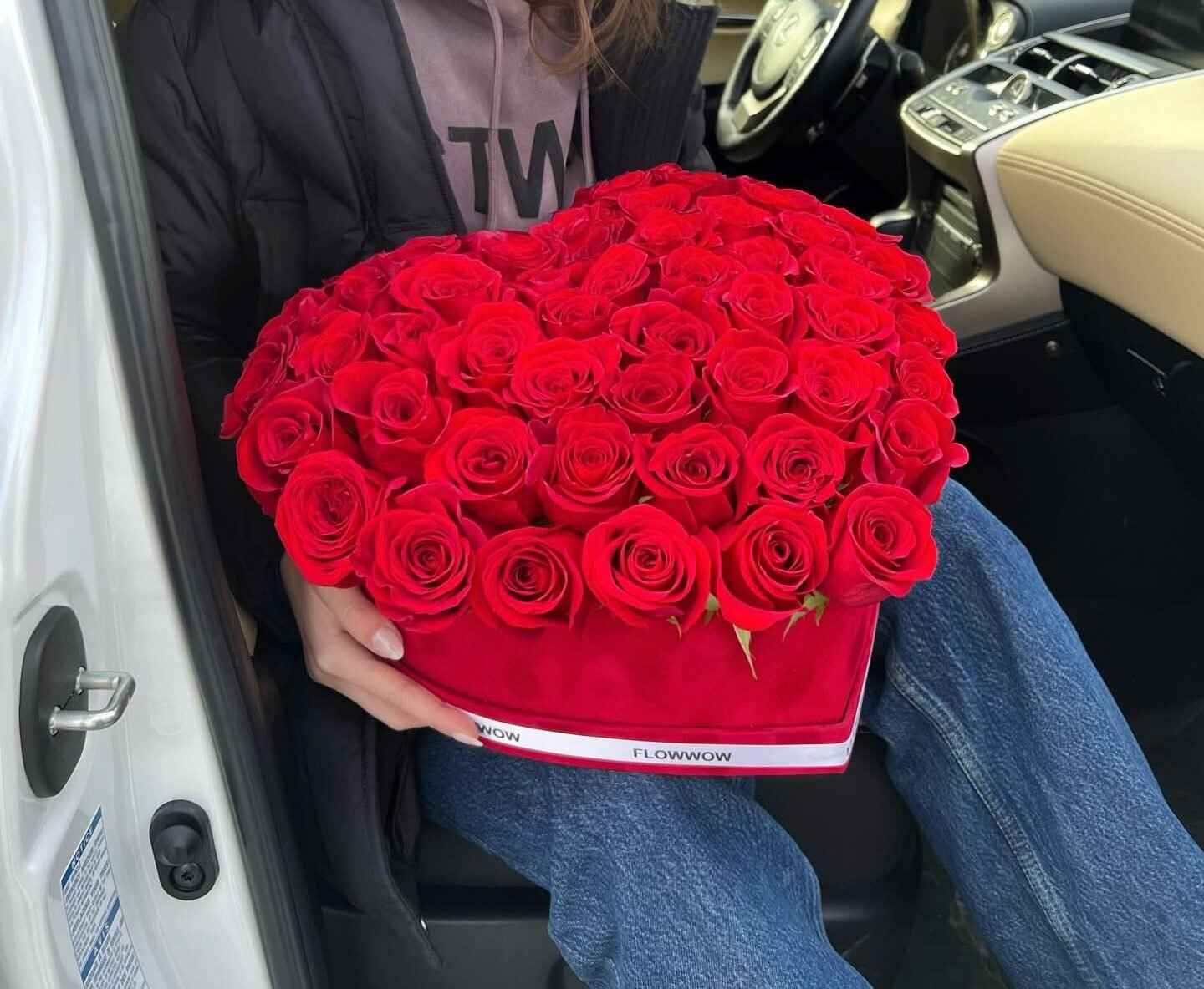 Heart Box of Red Roses image 0