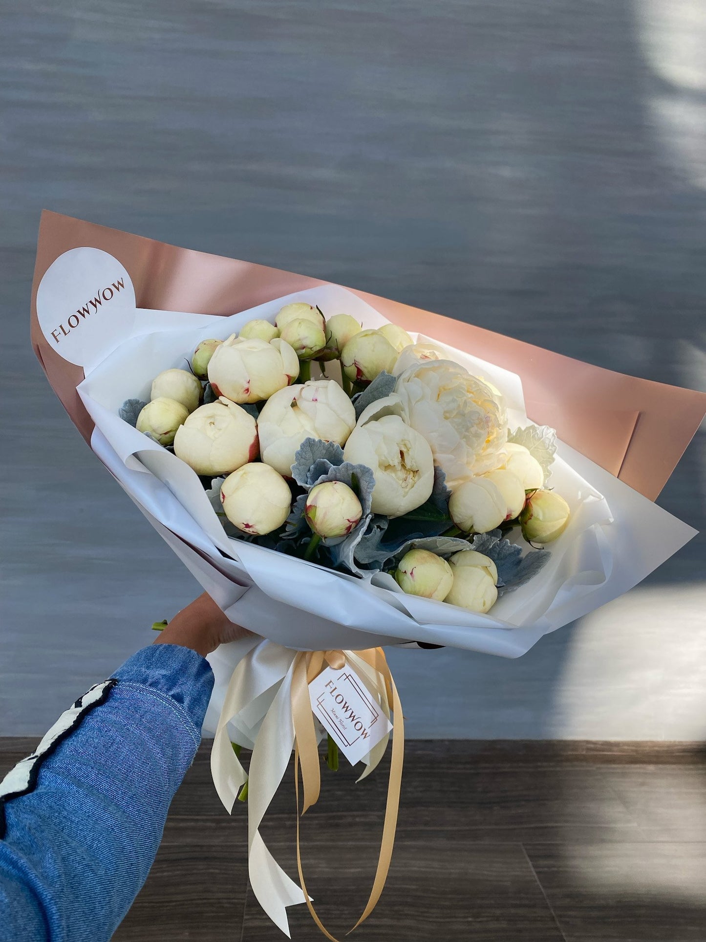 25 White Peonies image 2