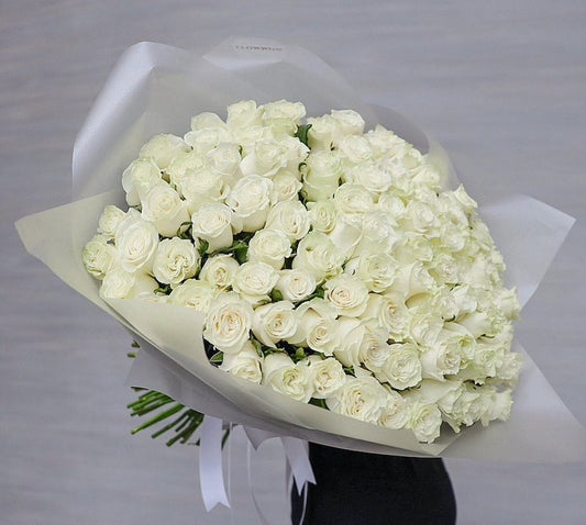 100 White Mondial Roses image 0