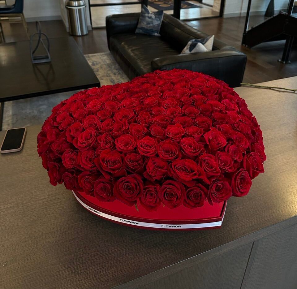 Grandiose Heart XXLarge(200 roses) image 1