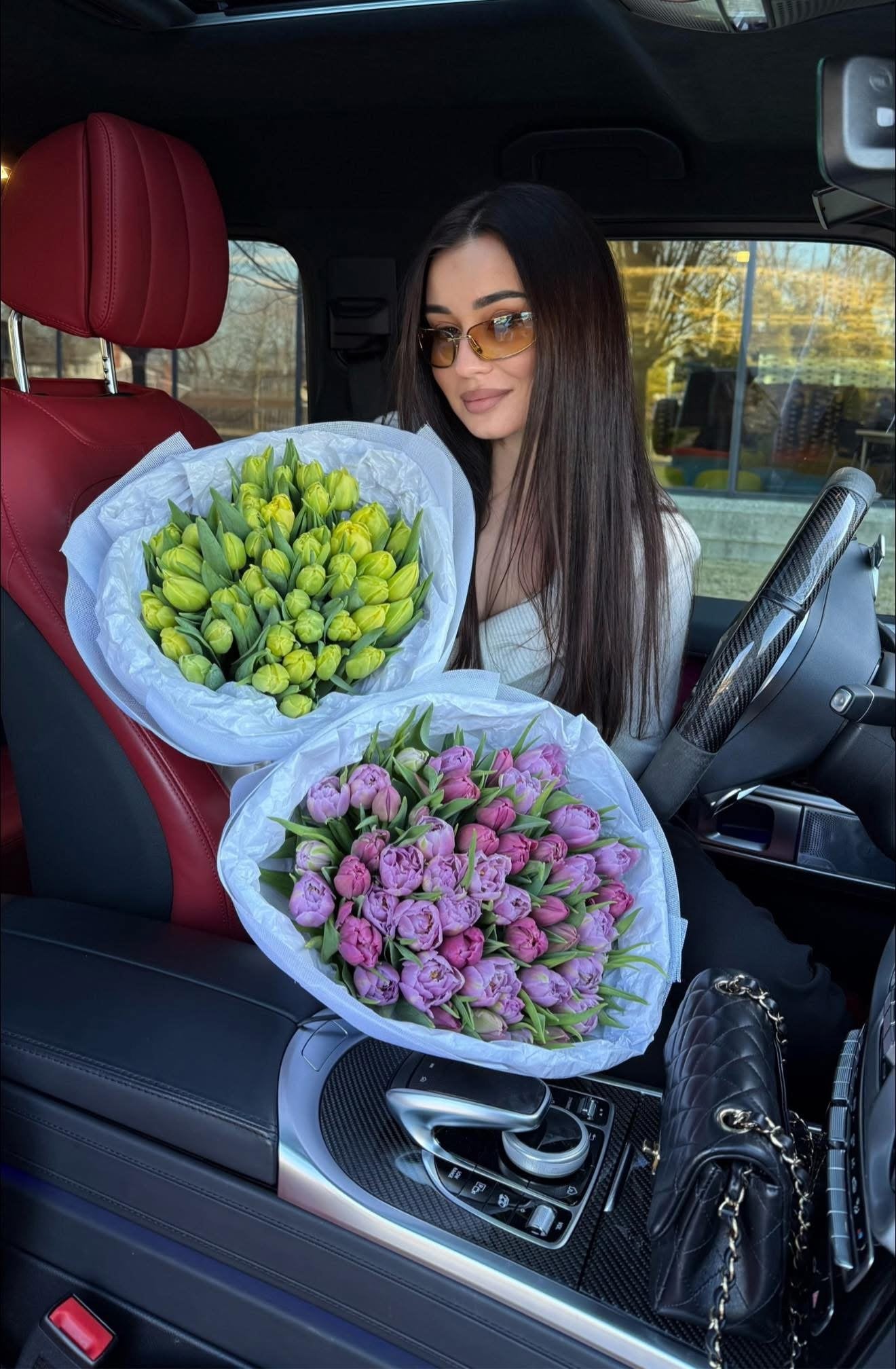 2 bouquet of tulips (random color) image 0