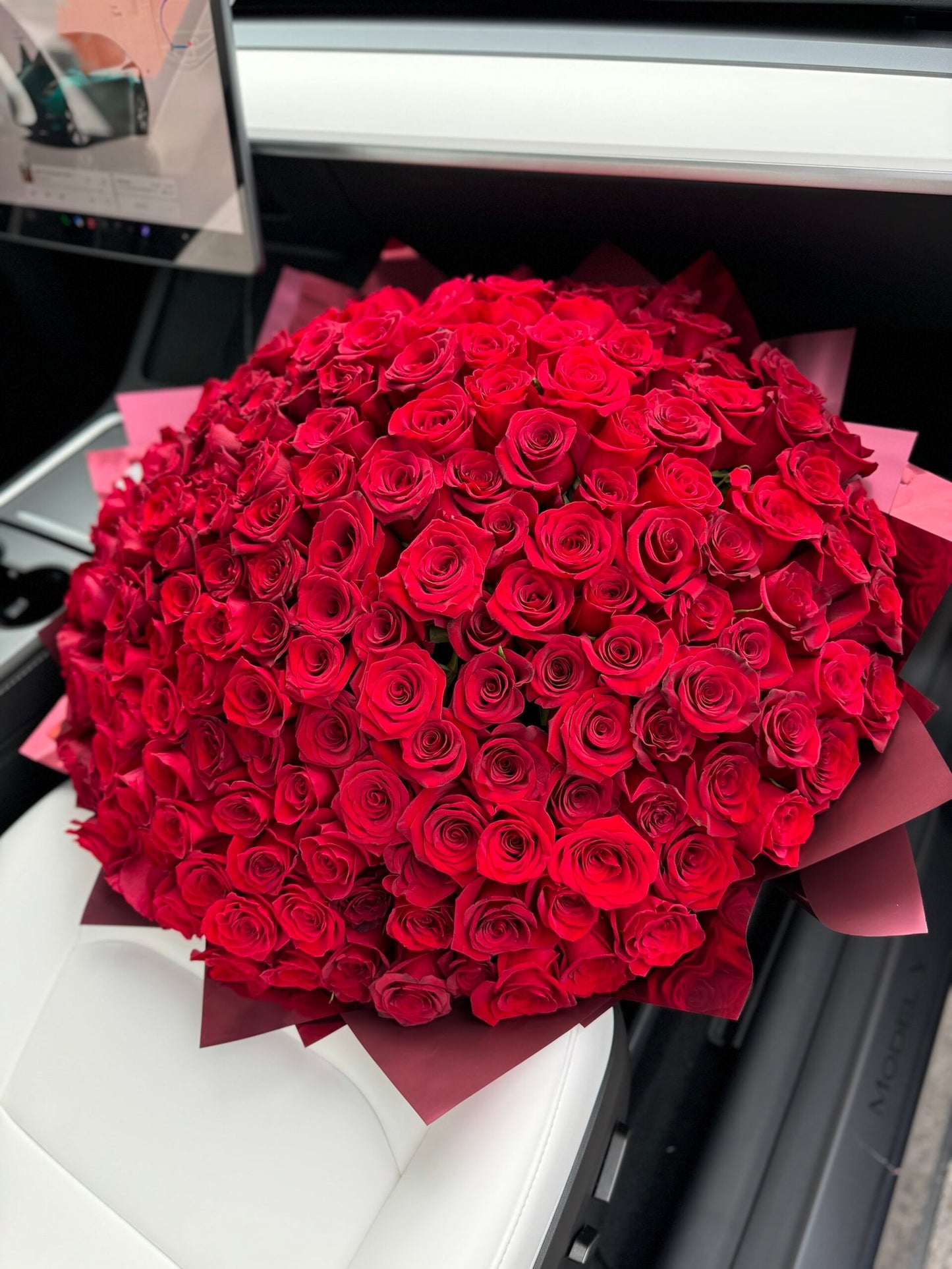 150 Red Roses image 0